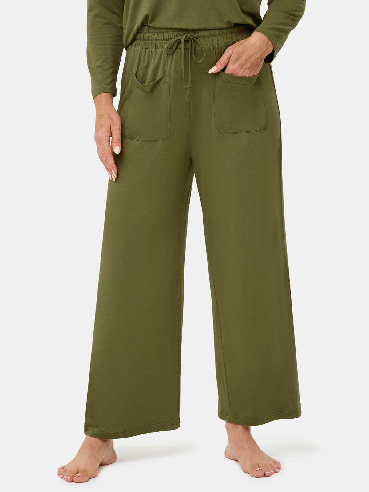 #color_sage green / Fernanda is 5′8″ wearing a size S