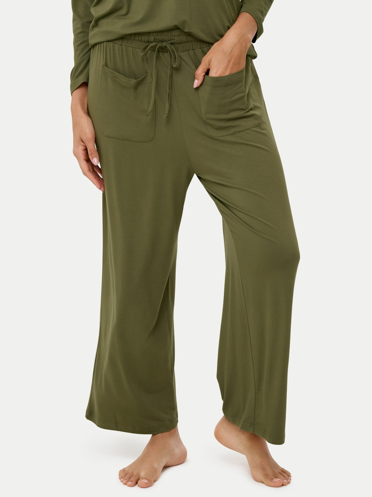 #color_olive / Dayana is 5′9½″ wearing a size S