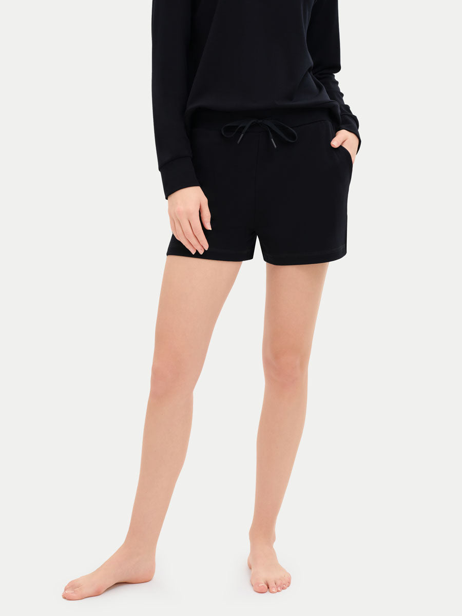 #color_black / Georgia is 5′9″ wearing a size S