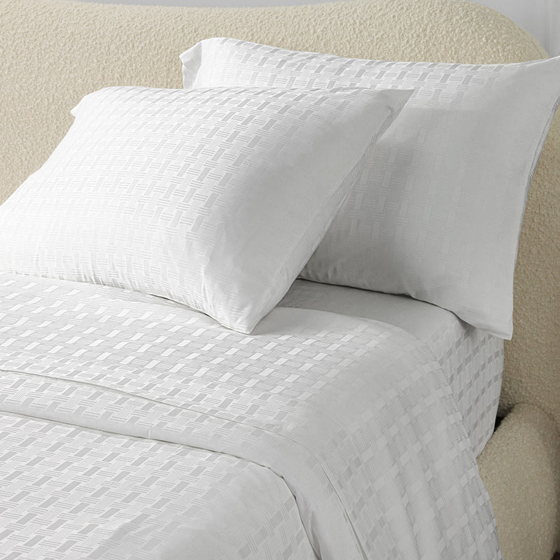 #color_white weave