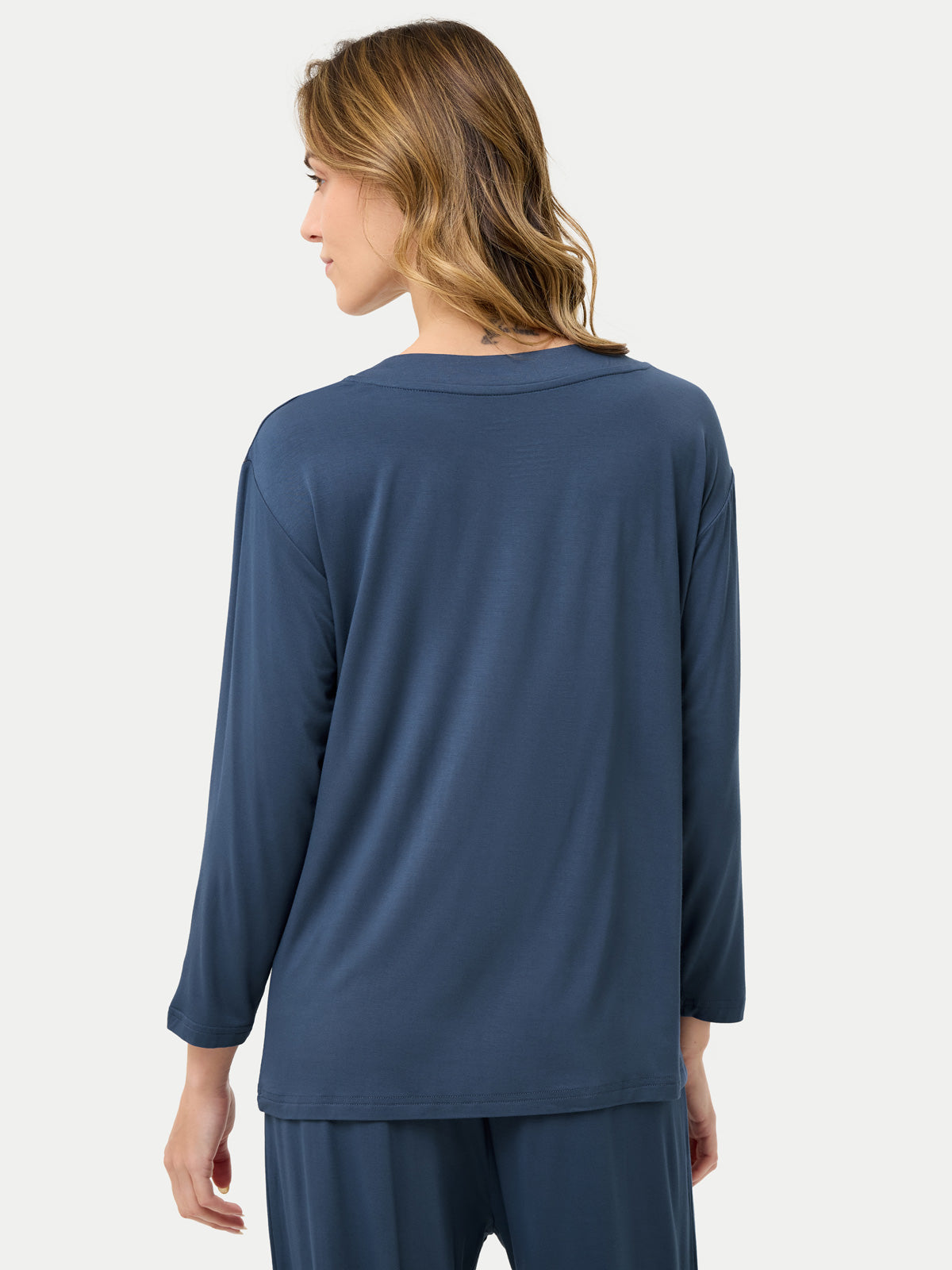 #color_blue ice / Barbara is 5′7″ wearing a size S