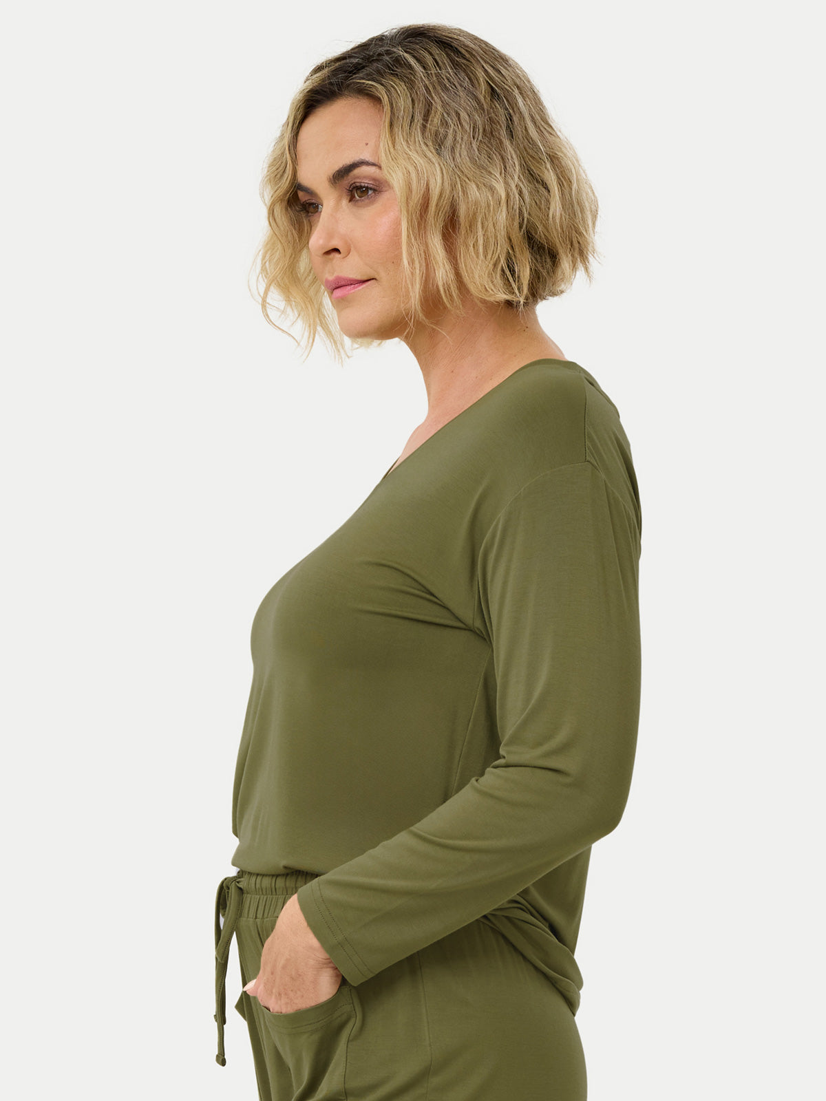 #color_sage green / Fernanda is 5′8″ wearing a size S