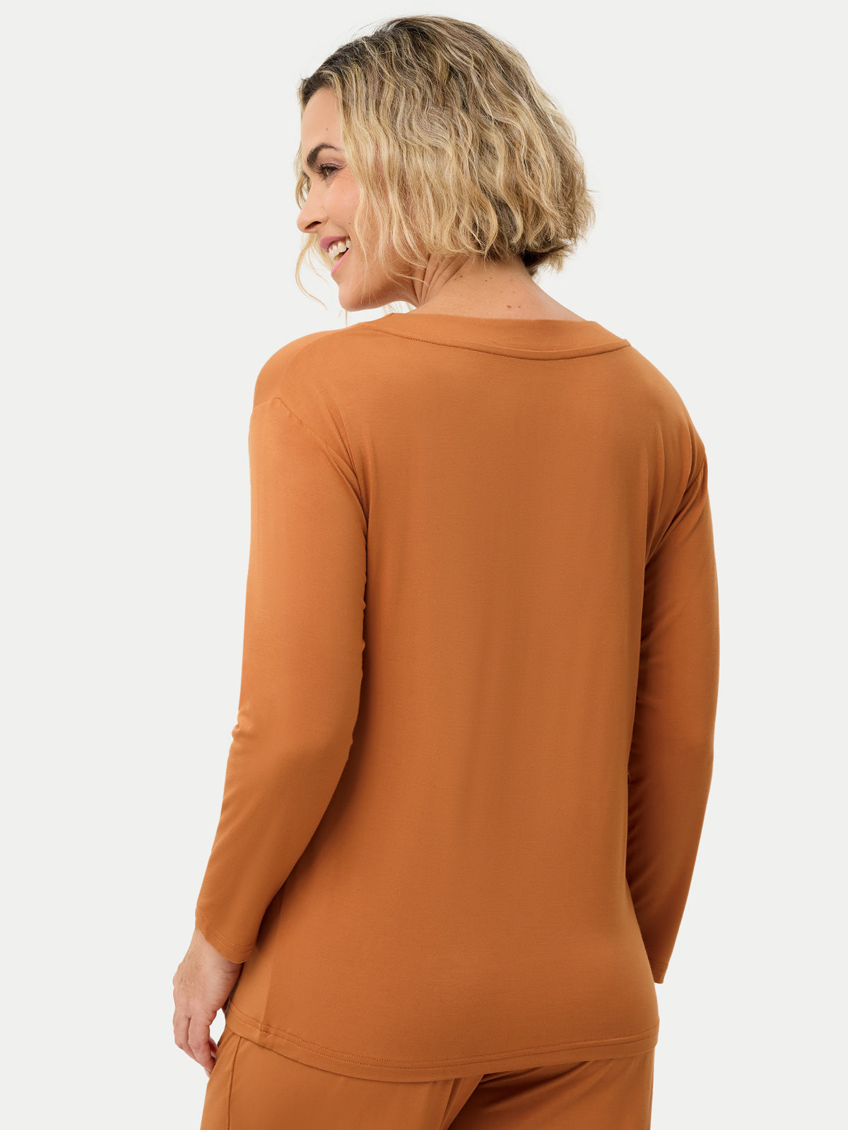 #color_amber brown / Fernanda is 5′8″ wearing a size S
