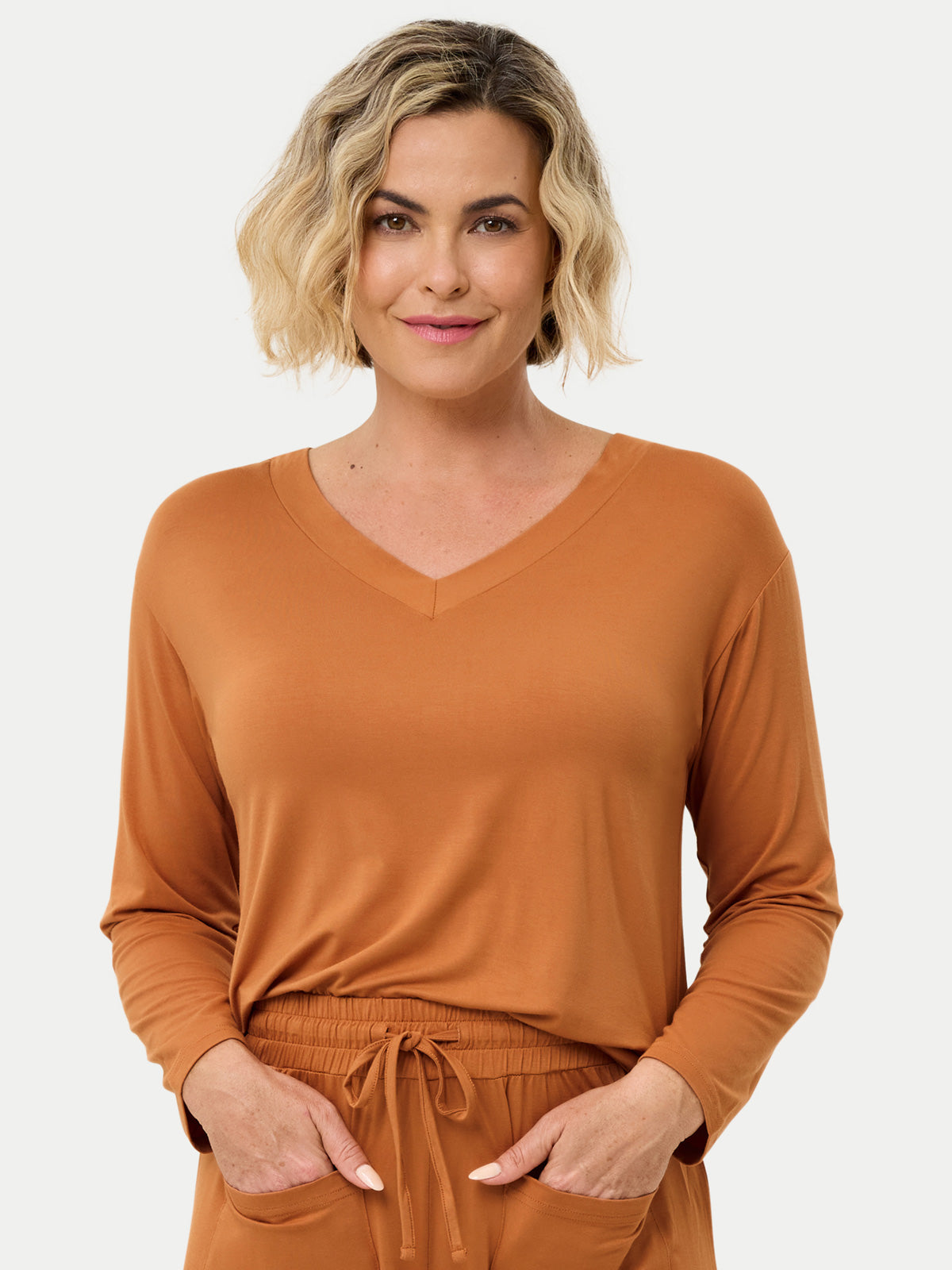 #color_amber brown / Fernanda is 5′8″ wearing a size S