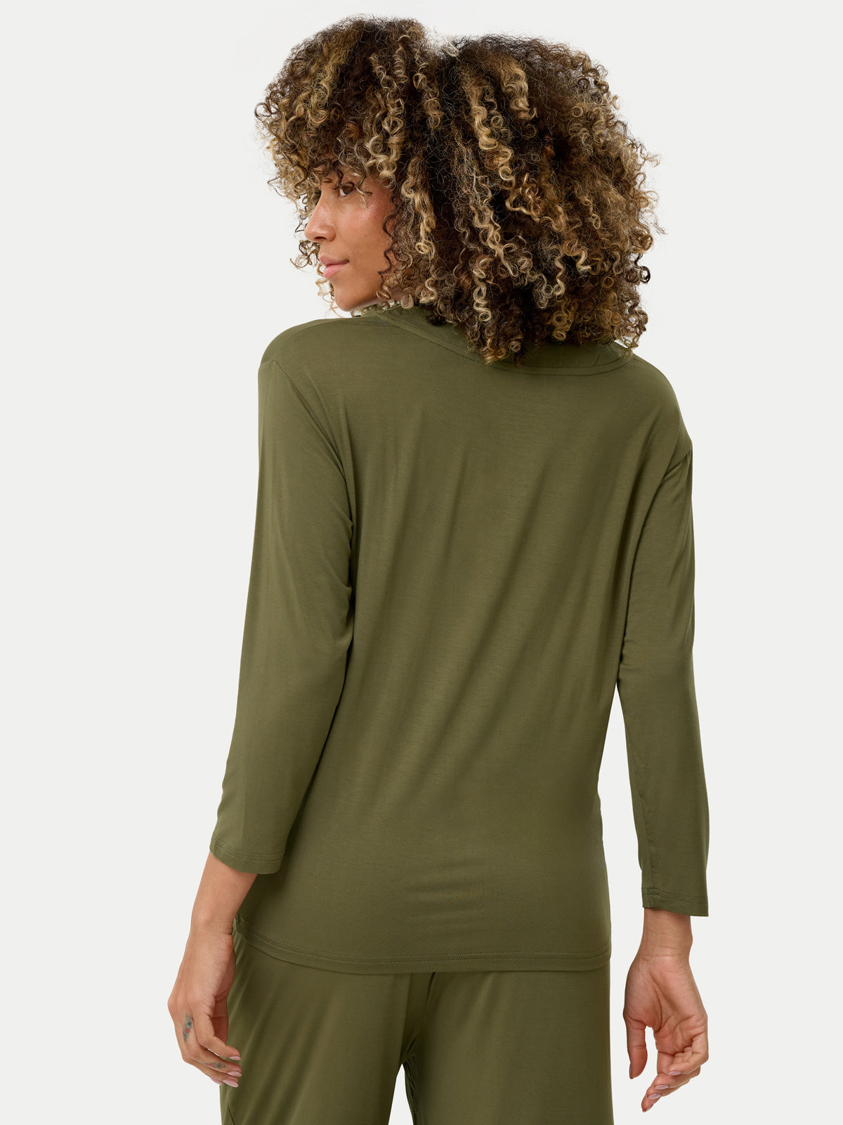#color_olive / Dayana is 5′9½″ wearing a size S