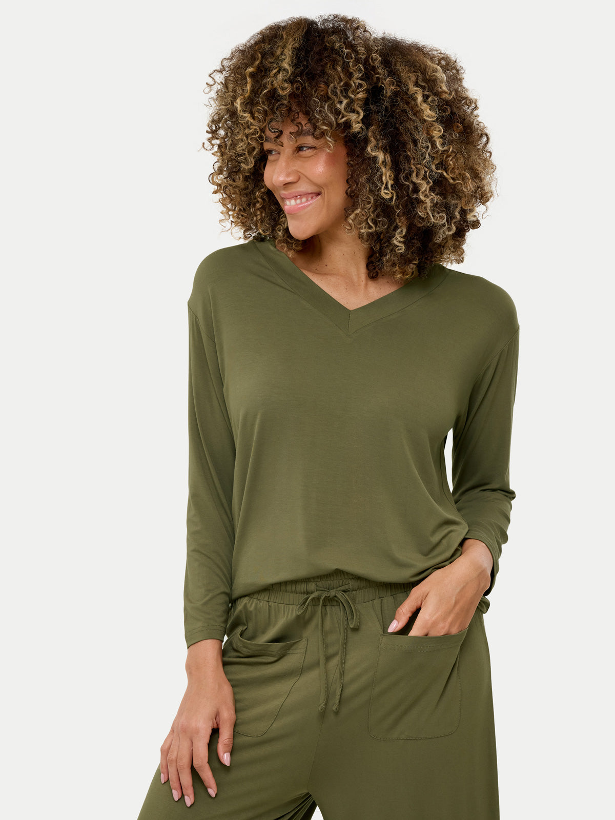 #color_olive / Dayana is 5′9½″ wearing a size S
