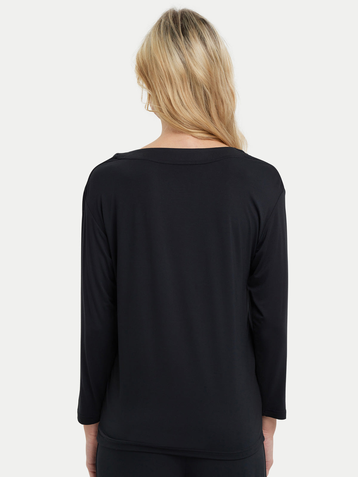 #color_black / Kristen is 5′11″ wearing a size S
