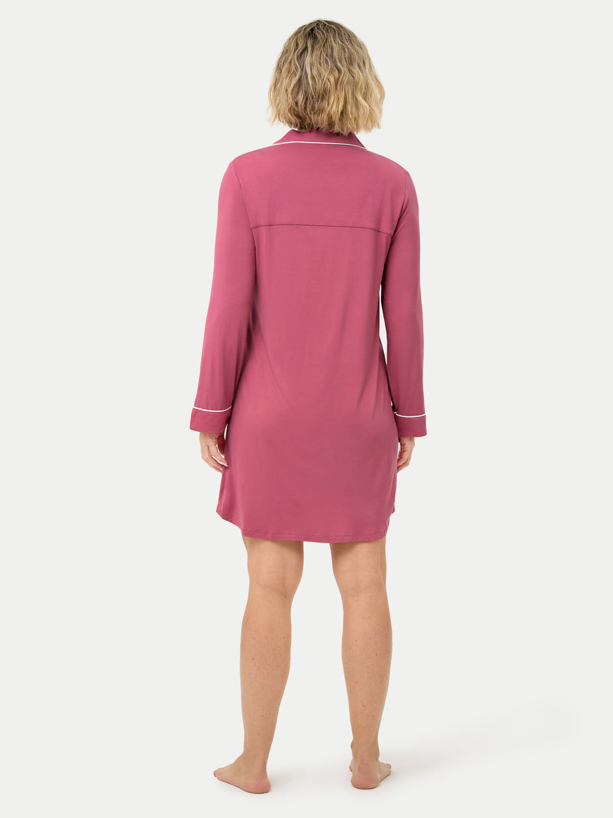 #color_rose wine / Fernanda is 5′8″ wearing a size S