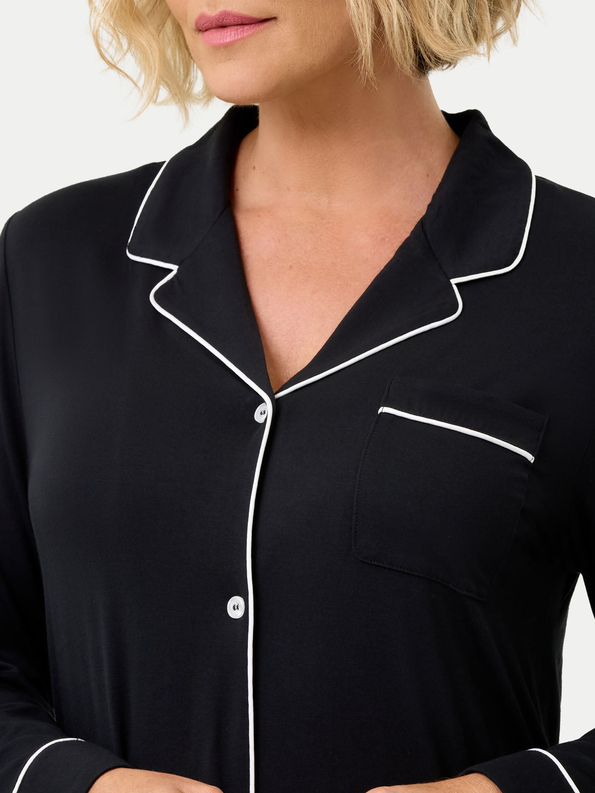 #color_black / Fernanda is 5′8″ wearing a size S