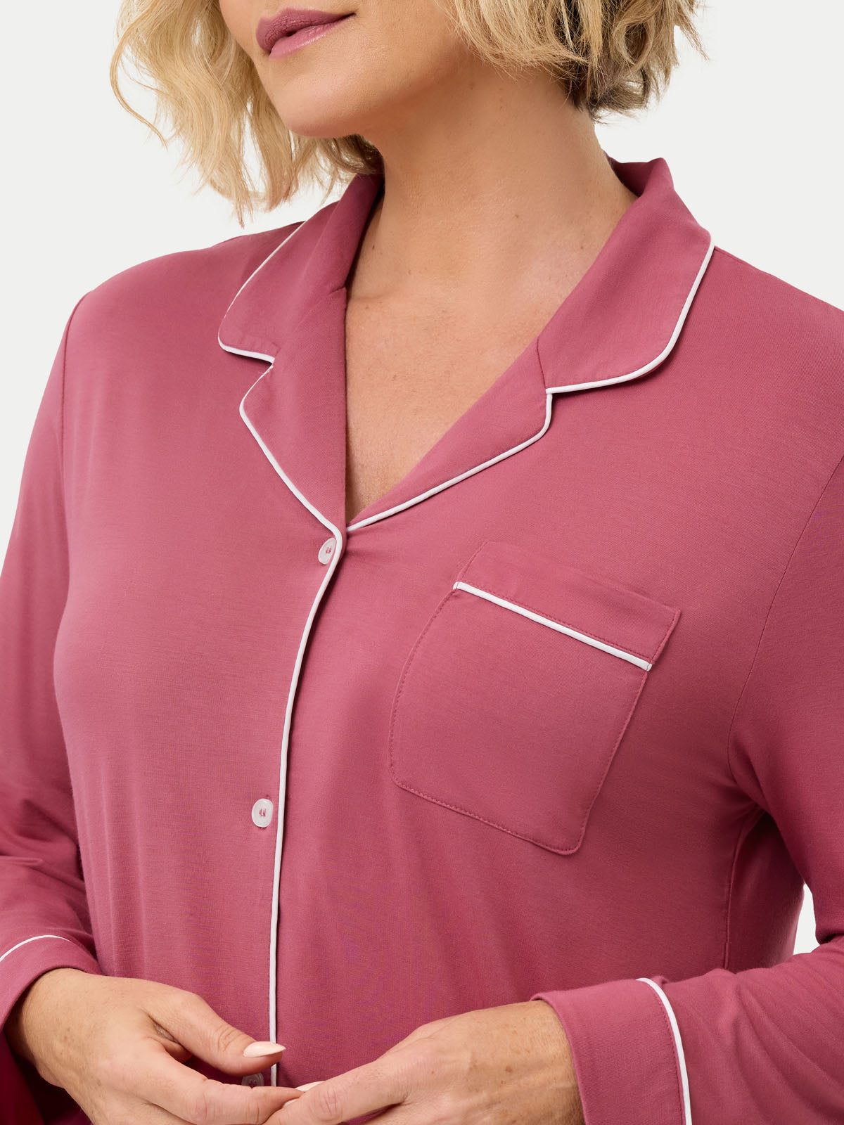 #color_rose wine / Fernanda is 5′8″ wearing a size S