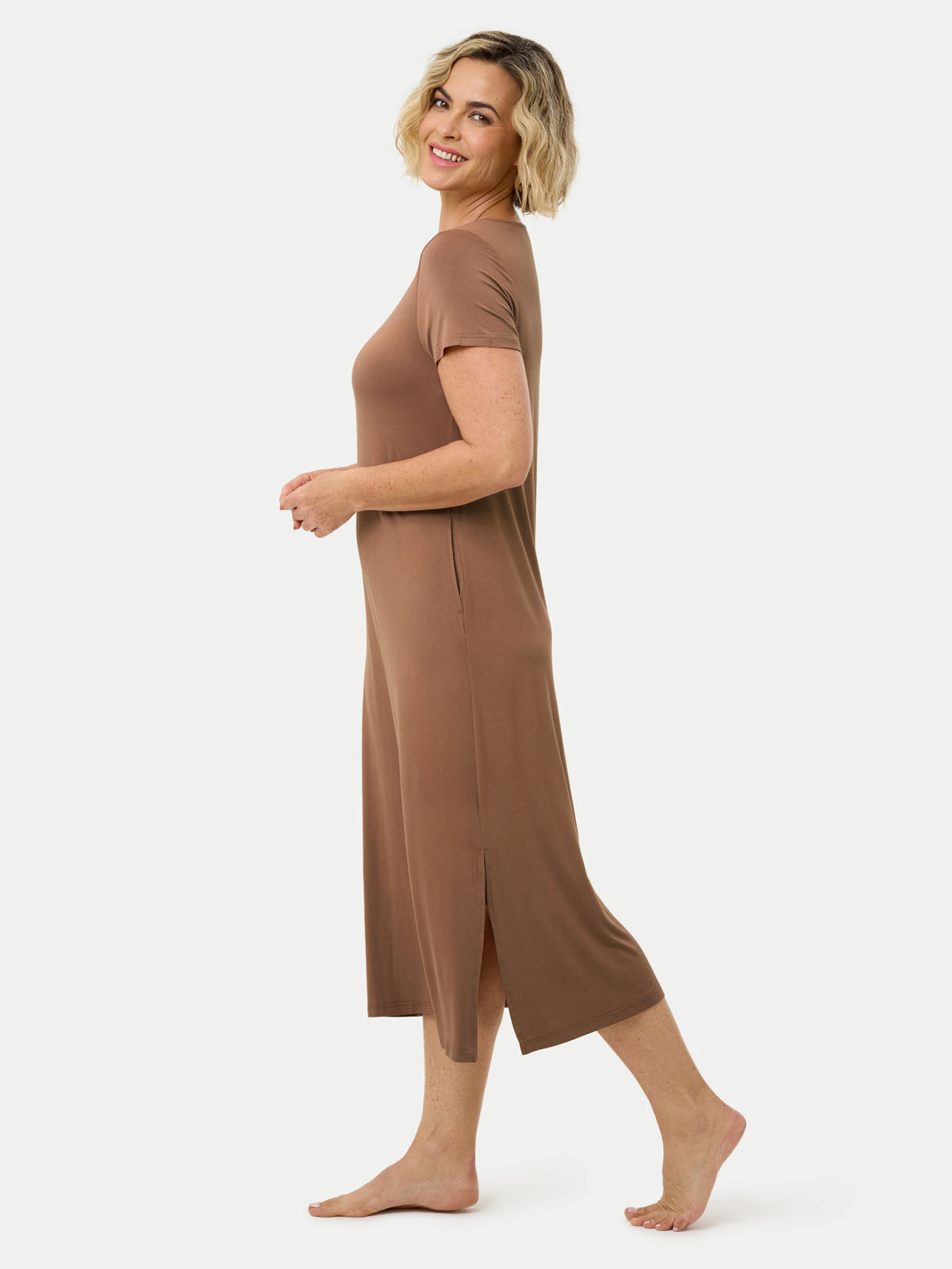 #color_acorn / Fernanda is 5′8″ wearing a size S
