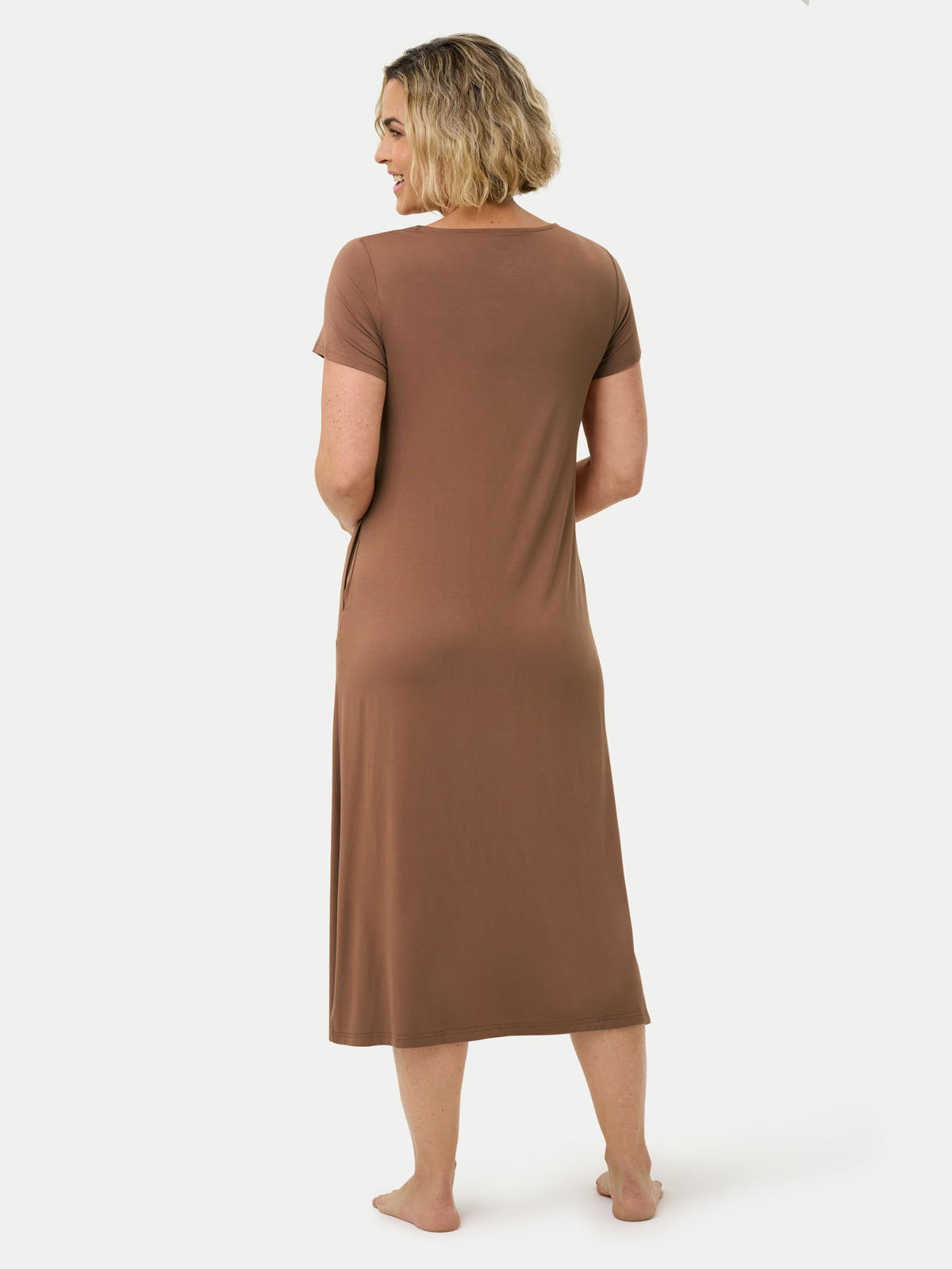 #color_acorn / Fernanda is 5′8″ wearing a size S