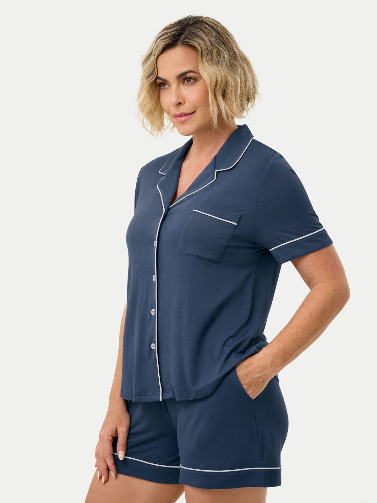 #color_ice blue / Fernanda is 5′8″ wearing a size S