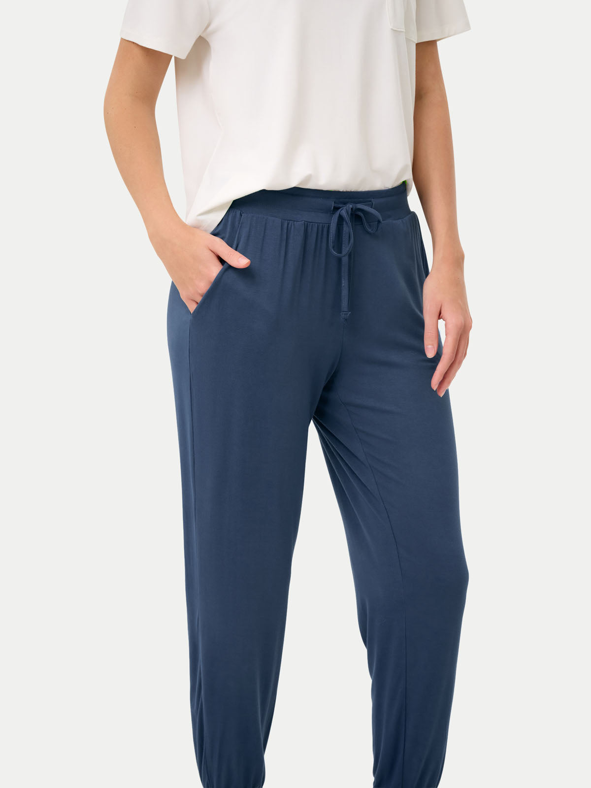#color_blue ice / Anna is 5′9″ wearing a size S