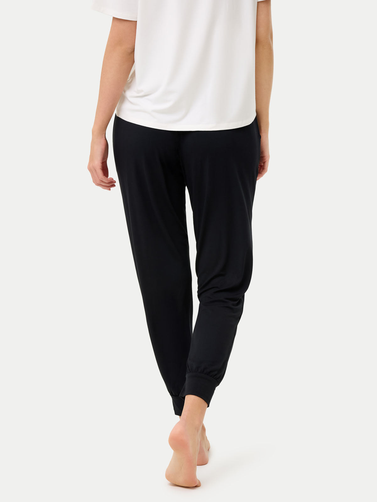 #color_black / Anna is 5′9″ wearing a size S