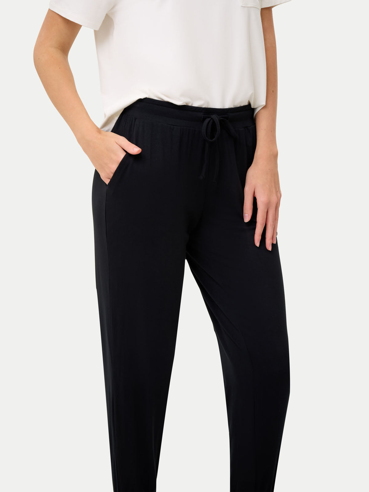 #color_black / Anna is 5′9″ wearing a size S