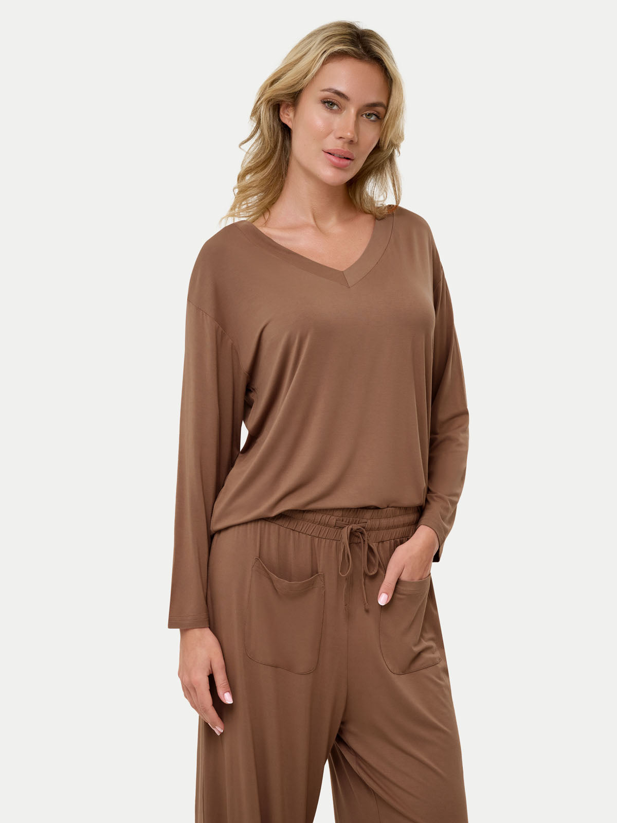 #color_acorn / Celina is 5'10½″ wearing a size S