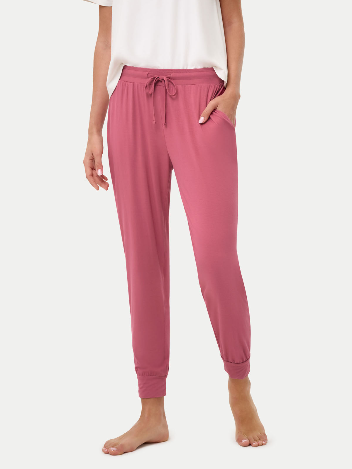 #color_rose wine / Celina is 5'10½″ wearing a size S