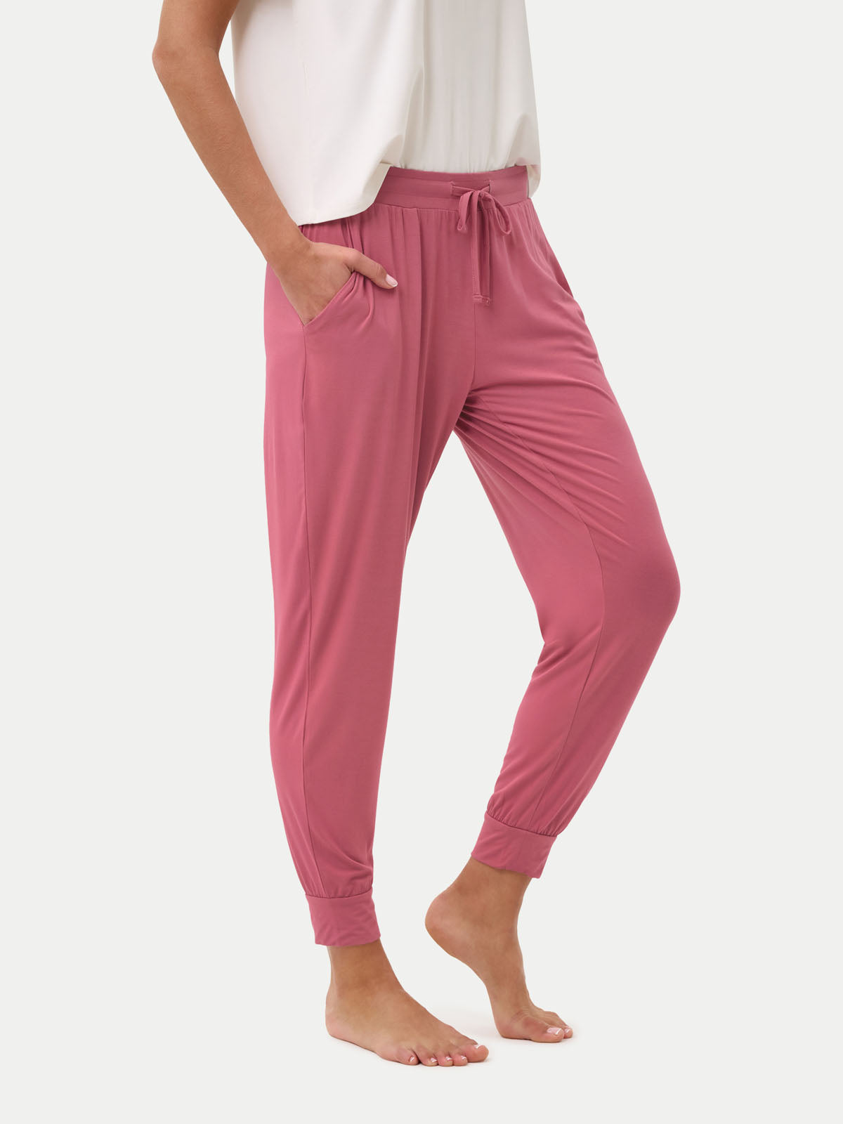 #color_rose wine / Celina is 5'10½″ wearing a size S
