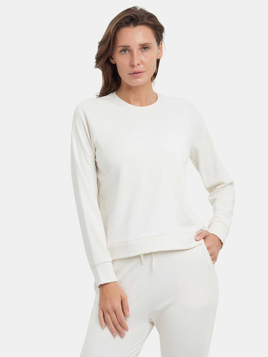 #color_white / Julianne is 5′11″ wearing a size S