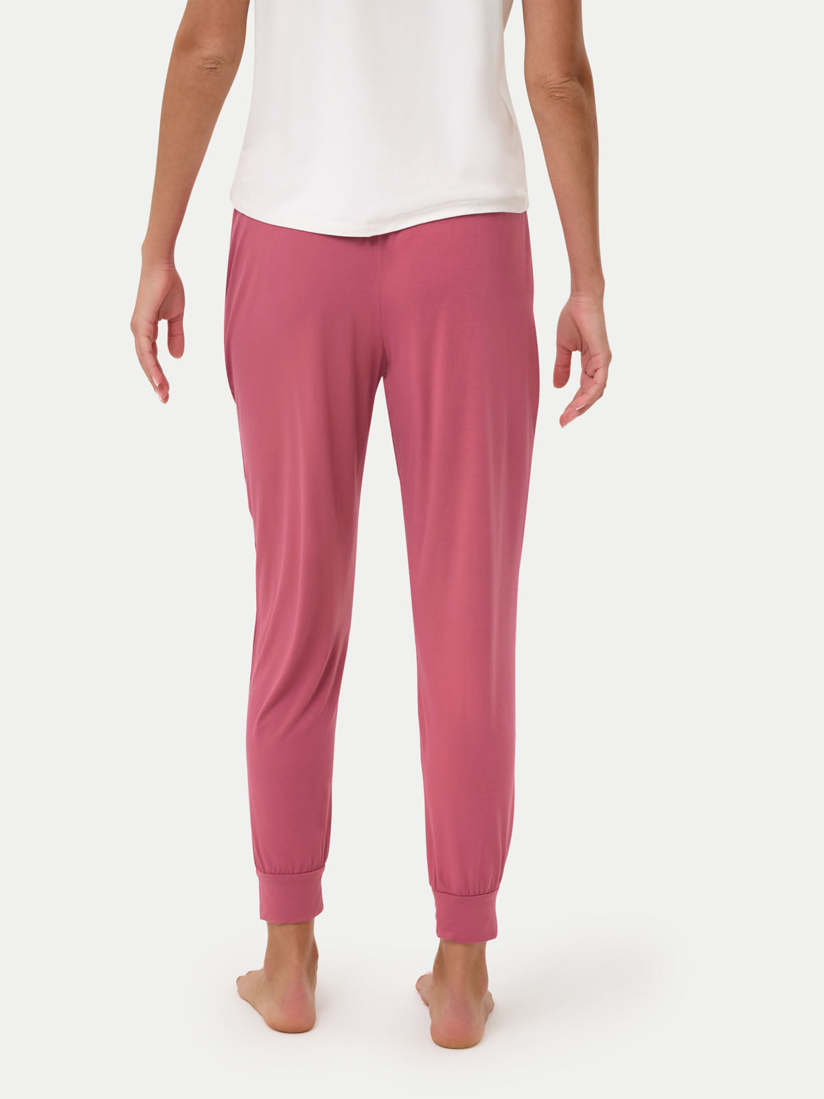 #color_rose wine / Celina is 5'10½″ wearing a size S