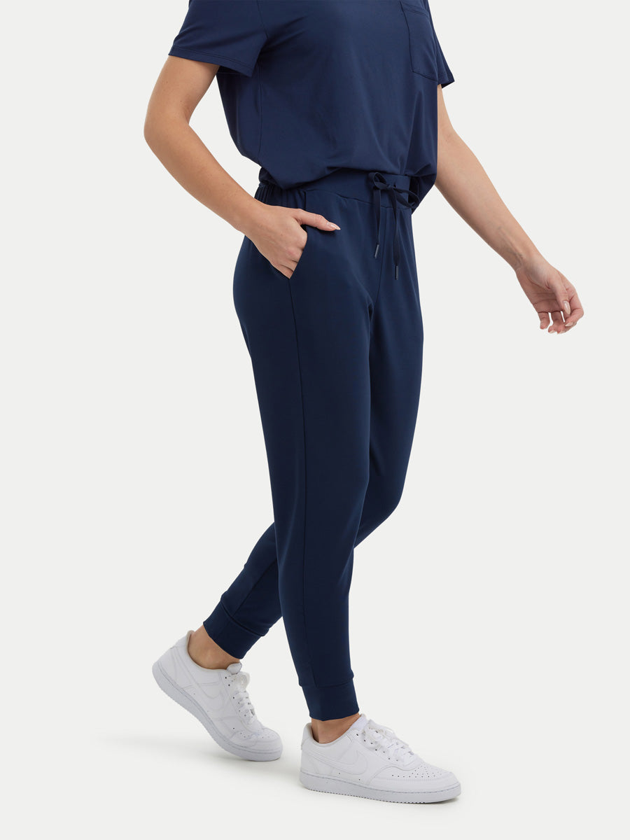 #color_navy / Barbara is 5′7″ wearing a size S