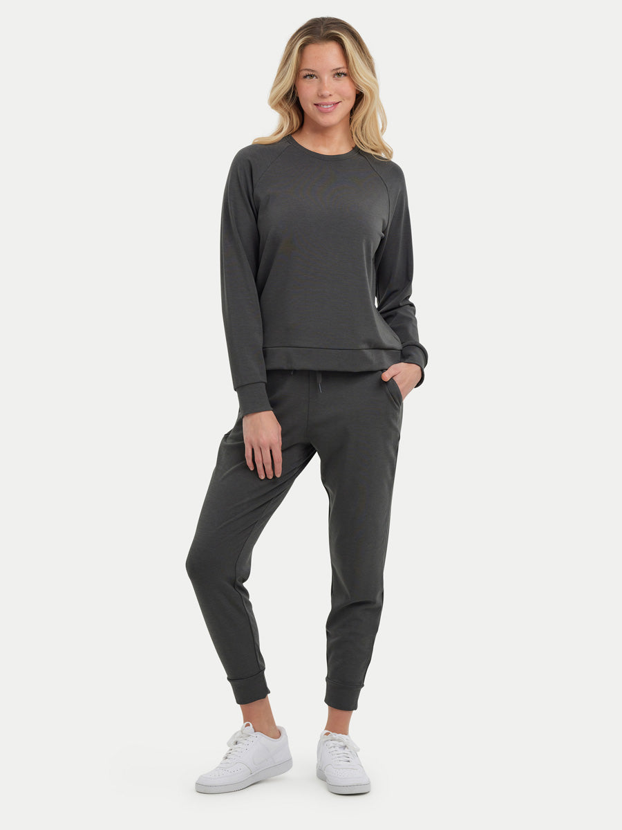 #color_charcoal / Hannah is 5′9″ wearing a size S