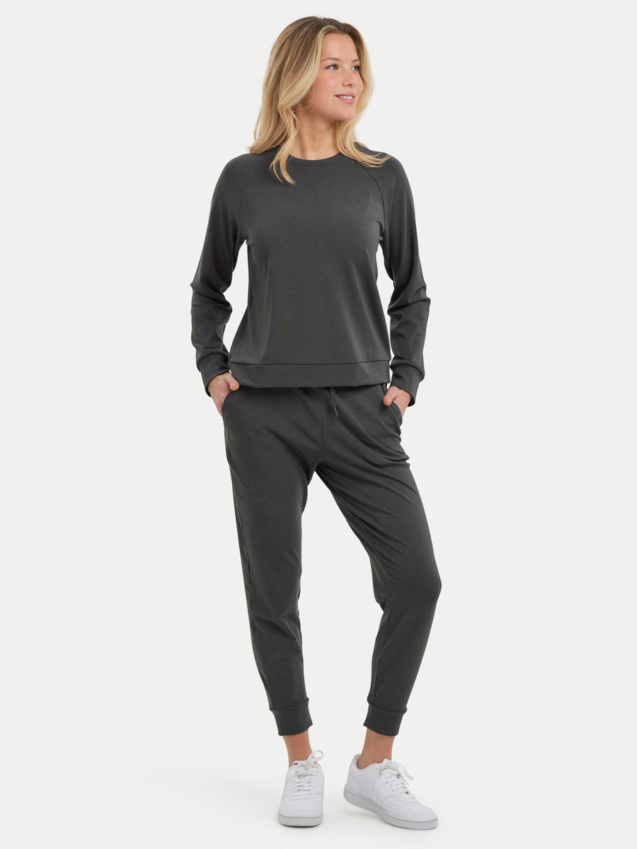 #color_charcoal / Hannah is 5′9″ wearing a size S