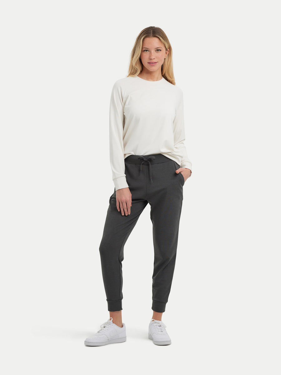 #color_charcoal / Hannah is 5′9″ wearing a size S