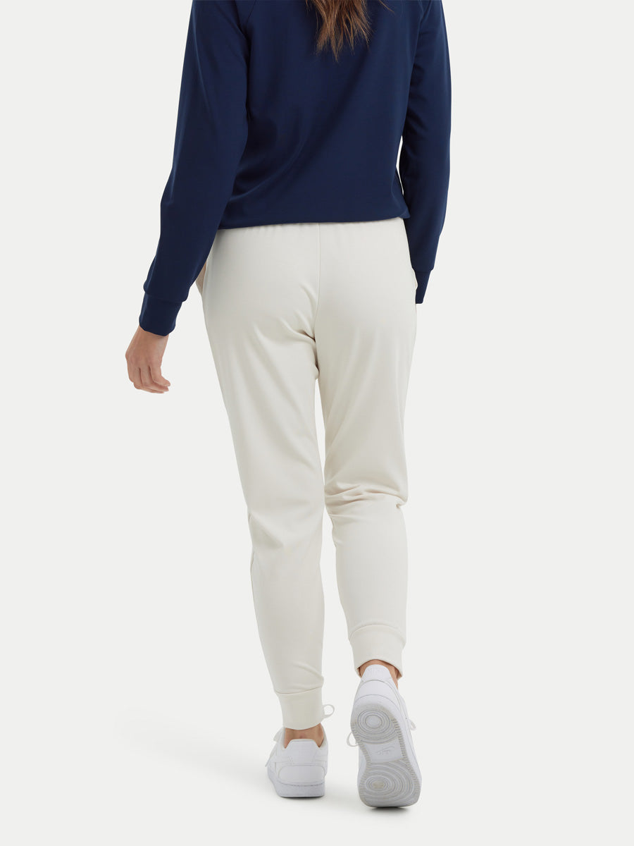 #color_white / Barbara is 5′7″ wearing a size S