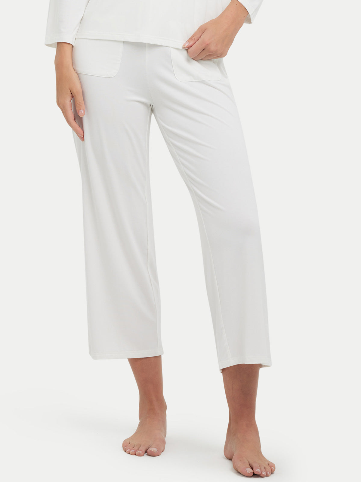 #color_white / Julianne is 5′11″ wearing a size S