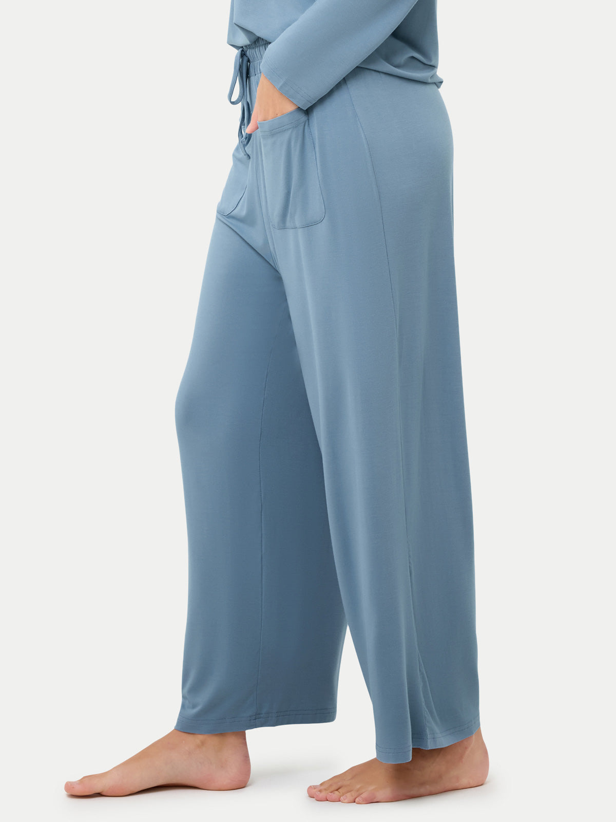 #color_coastal blue / Anna is 5′9″ wearing a size S