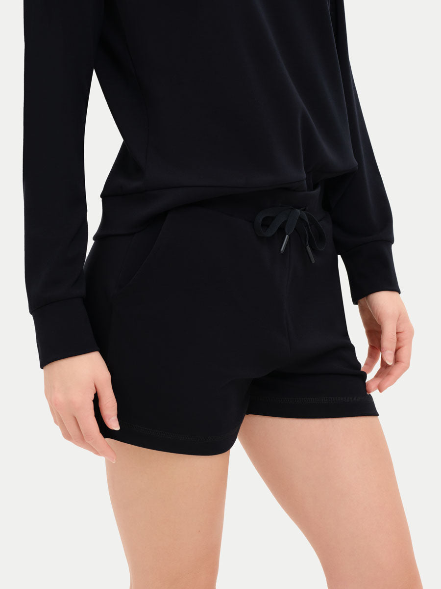 #color_black / Georgia is 5′9″ wearing a size S