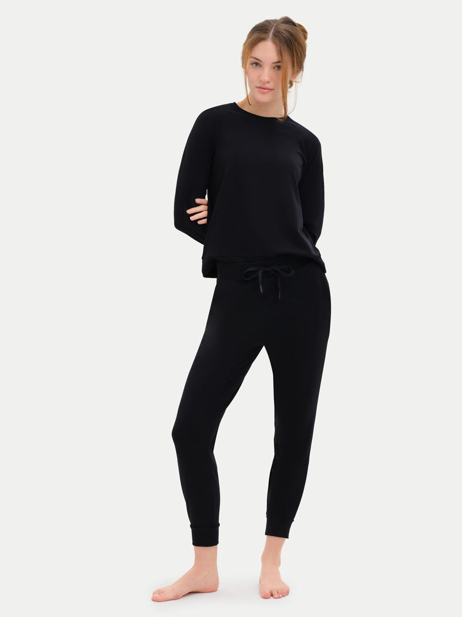 #color_black / Georgia is 5′9″ wearing a size S