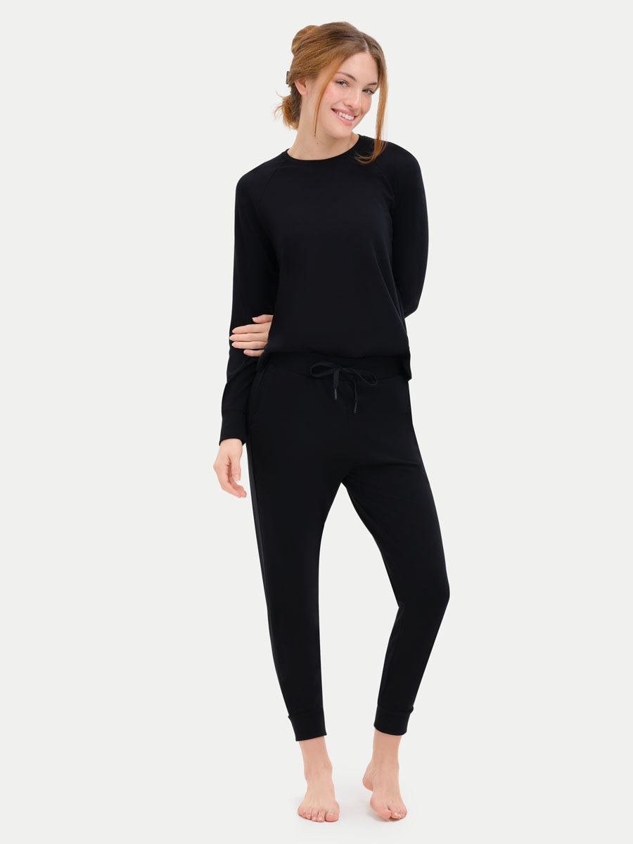 #color_black / Georgia is 5′9″ wearing a size S