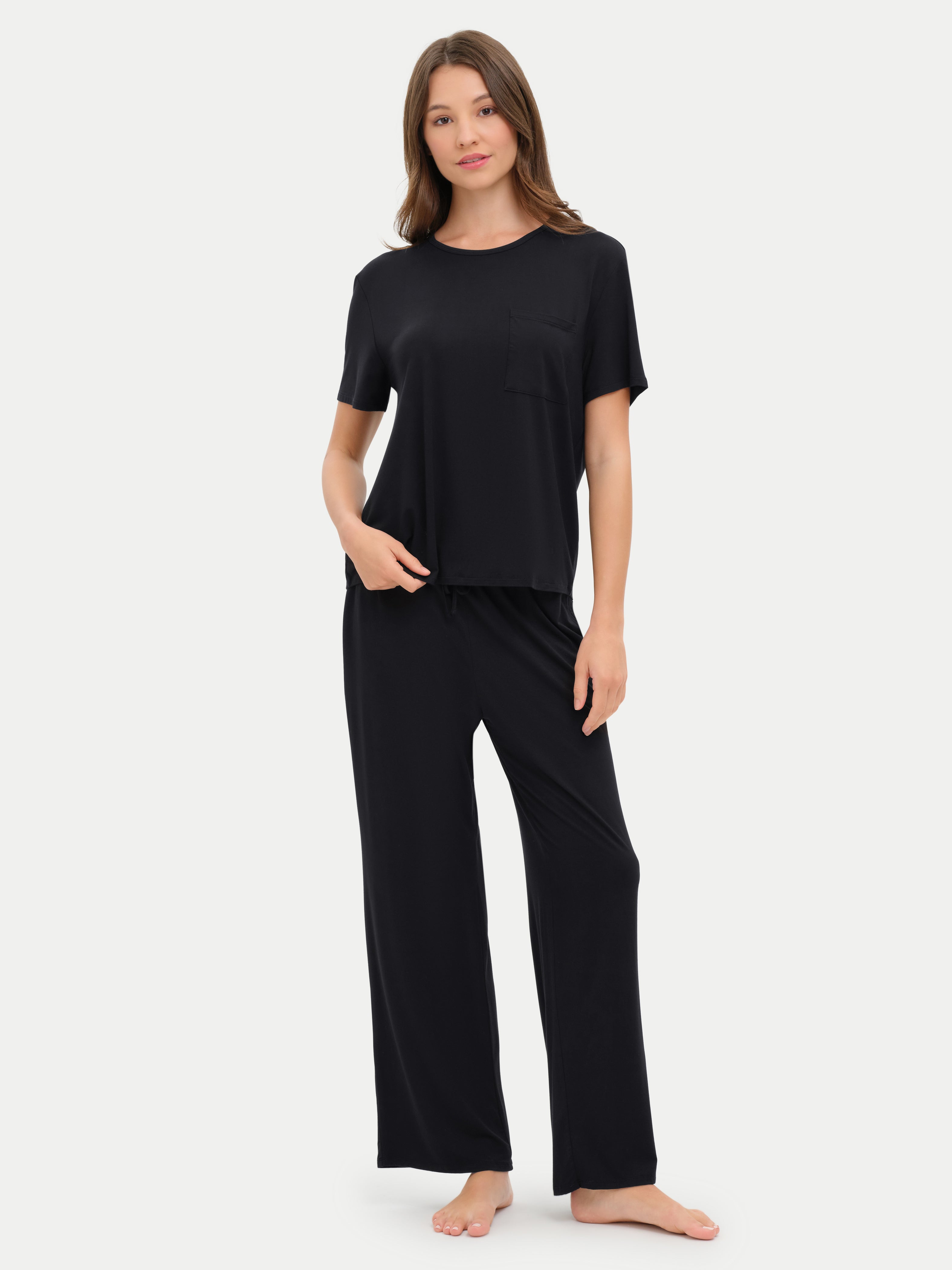 #color_black / Crystiana is 5′11″ wearing a size S