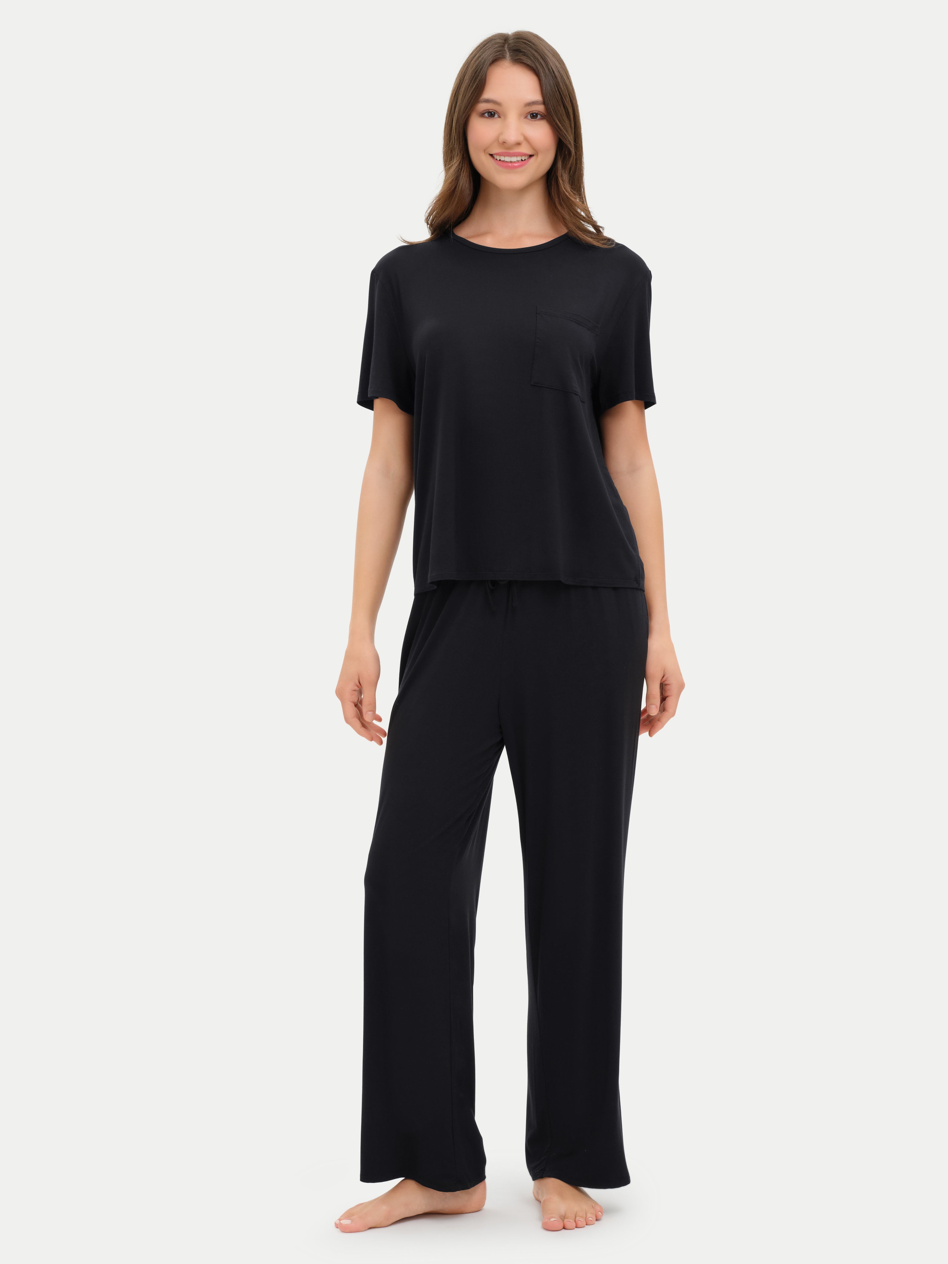 #color_black / Crystiana is 5′11″ wearing a size S