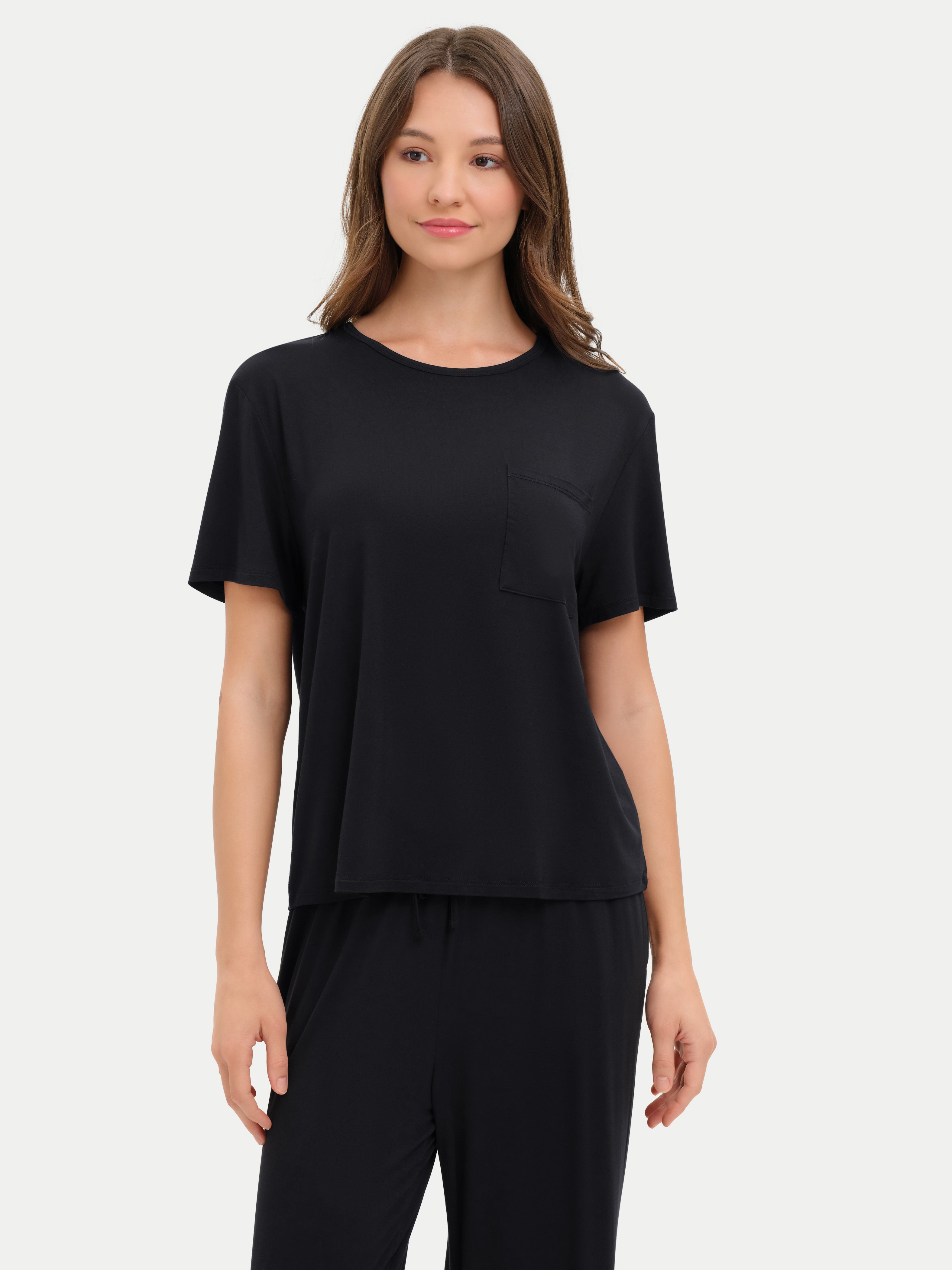 #color_black / Crystiana is 5′11″ wearing a size S