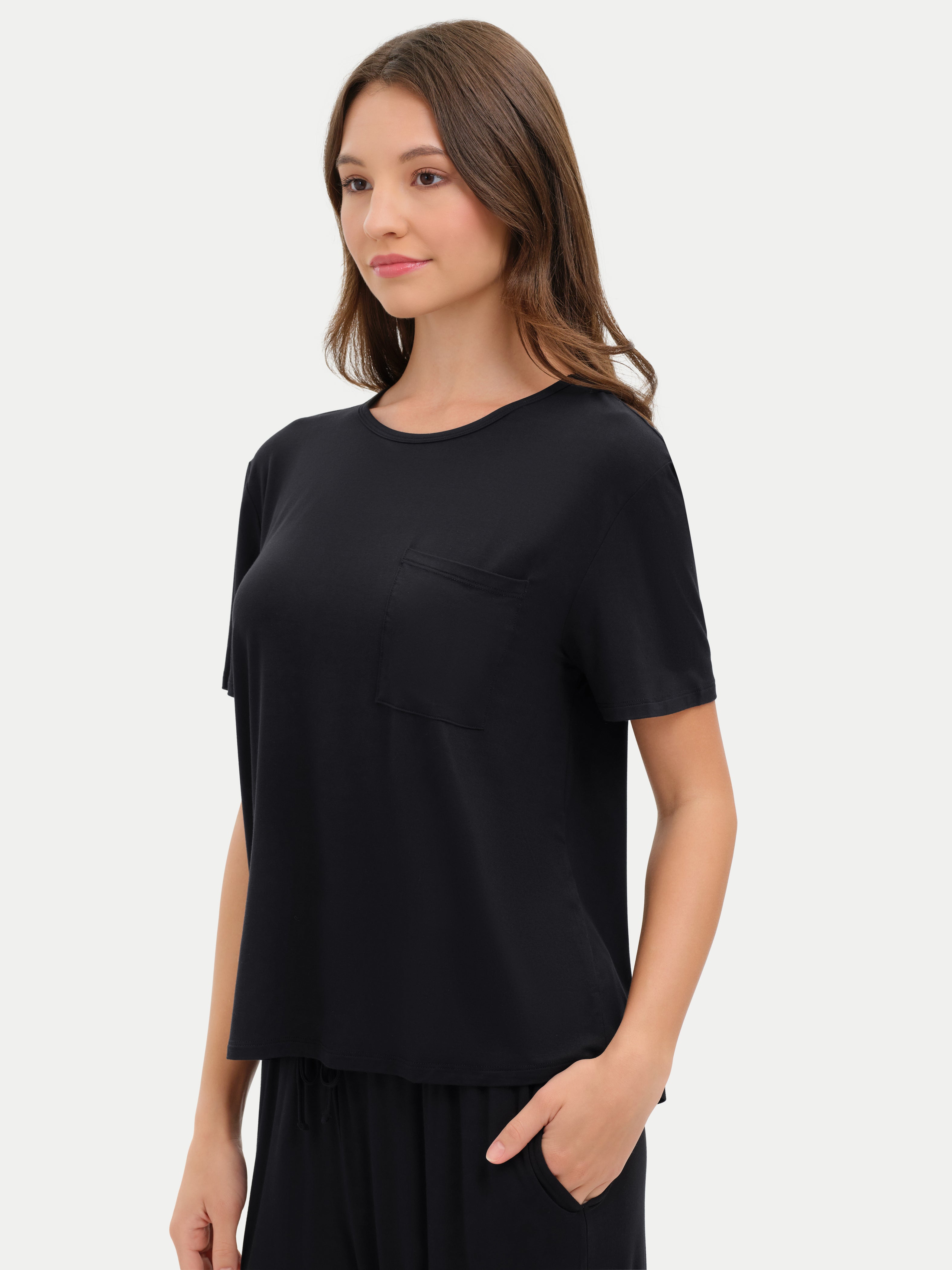 #color_black / Crystiana is 5′11″ wearing a size S