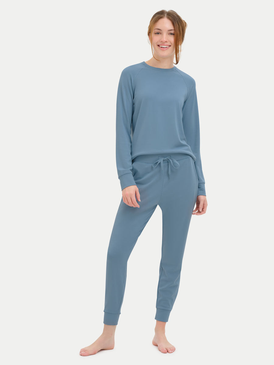 #color_coastal blue / Georgia is 5′9″ wearing a size S