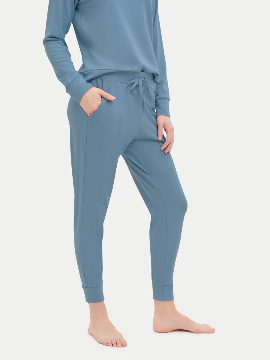 #color_coastal blue / Georgia is 5′9″ wearing a size S