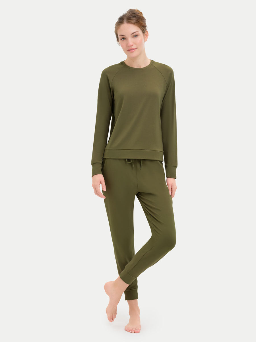 #color_olive / Georgia is 5′9″ wearing a size S