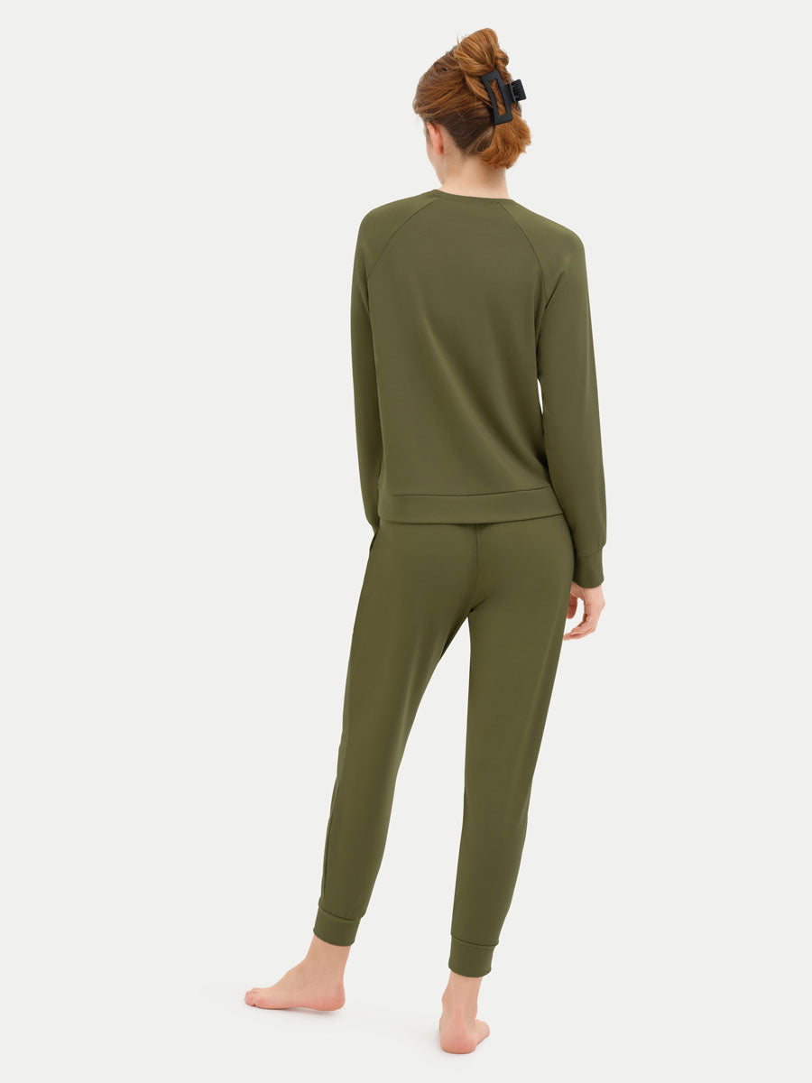 #color_olive / Georgia is 5′9″ wearing a size S