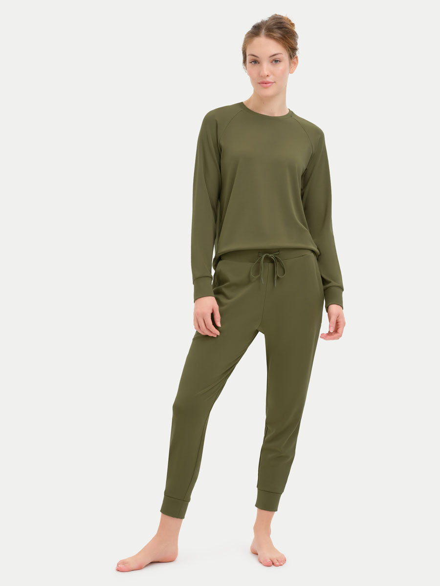 #color_olive / Georgia is 5′9″ wearing a size S