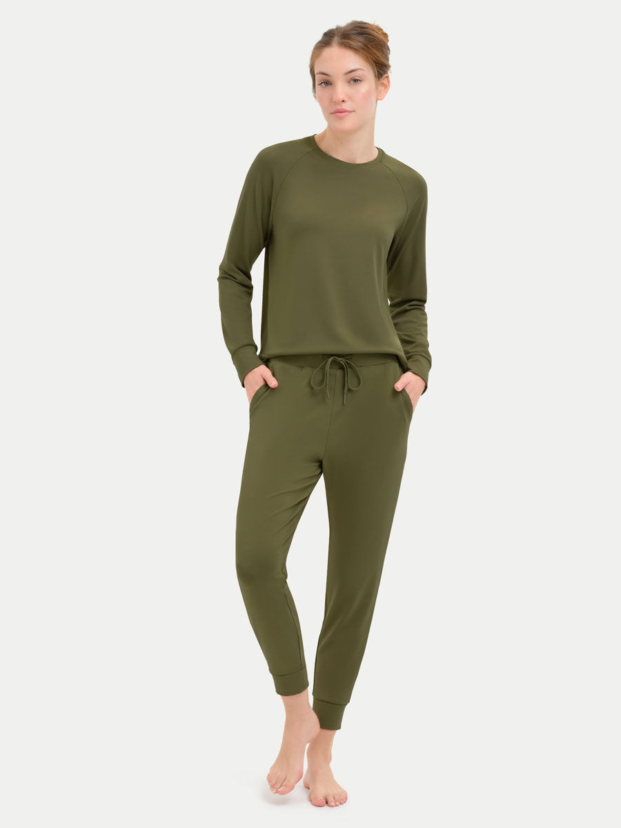 #color_olive / Georgia is 5′9″ wearing a size S