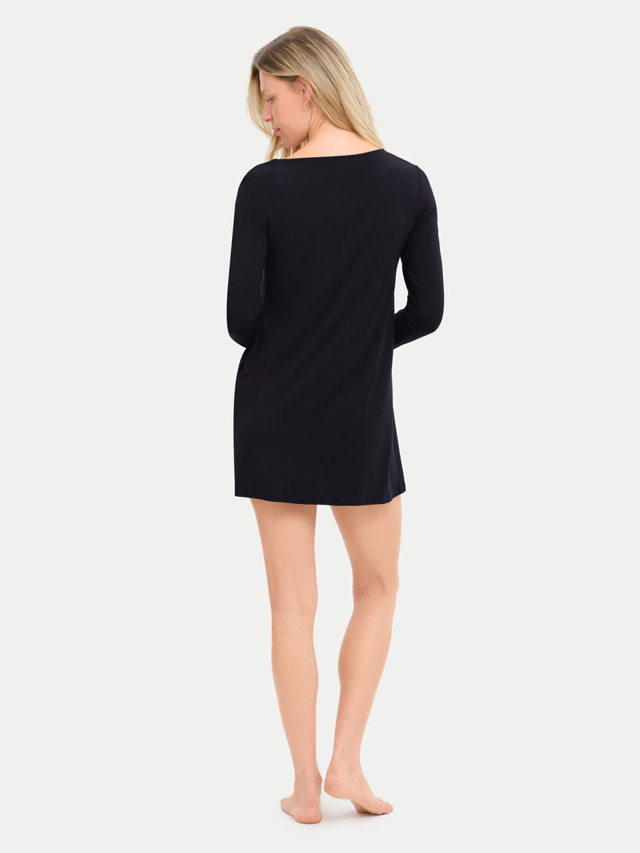 #color_black / Antonia is 5′9″ wearing a size XS