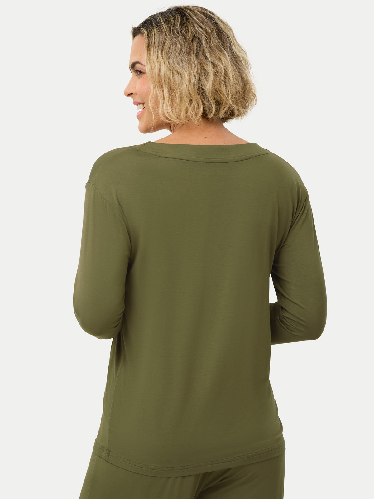 #color_sage green / Fernanda is 5′8″ wearing a size S