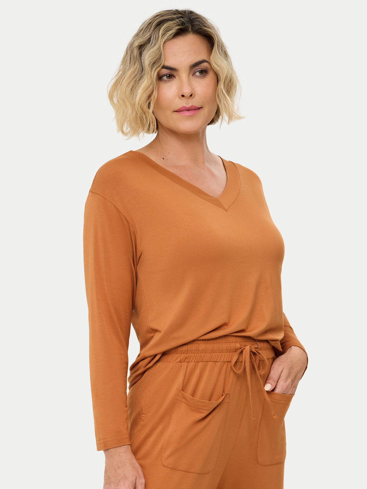 #color_amber brown / Fernanda is 5′8″ wearing a size S