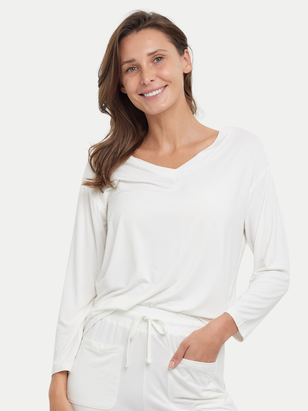 #color_white / Julianne is 5′11″ wearing a size S