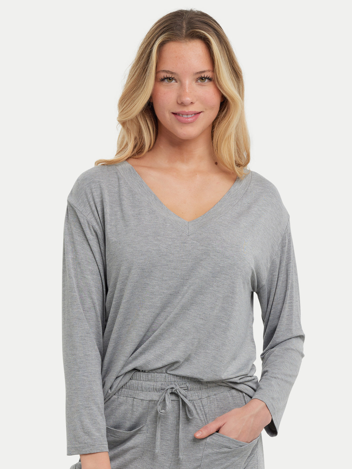#color_heather gray / Hannah is 5′9″ wearing a size S